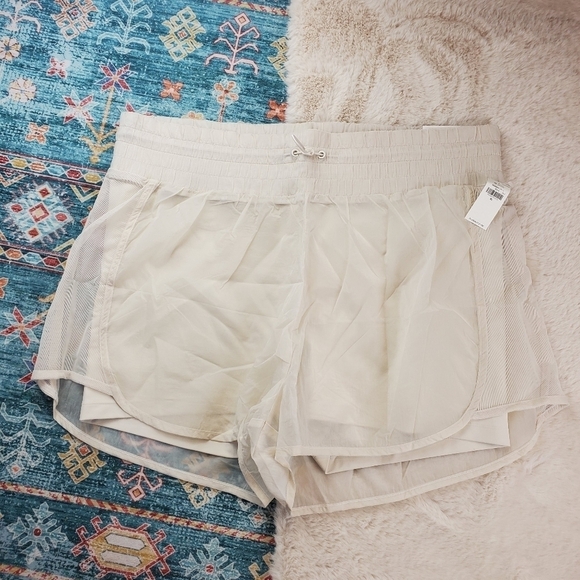 Old Navy High Waisted Wishbone Water Repellent 2 in 1 Run Shorts BNWT XL - Picture 5 of 15